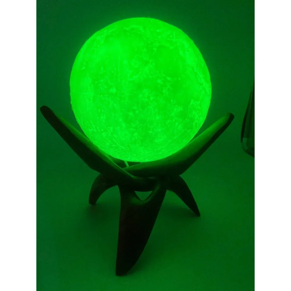Enchanting 3D Printed Lunar Lamp Glows & Transforms Mystical Ambient Room Decor